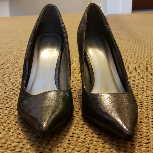 Spring Charcoal Sparkley Pump, Size 9 - Picture 2 of 6
